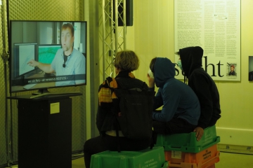 Im Netz der Zeit, Altes Kühlhaus Hafen Sassnitz, Ausstellungseröffnung, Foto © Olaf Spillner